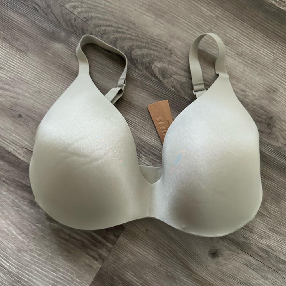 NWT SKIMS Wireless Form Push Up Bra in TALC 32DDD